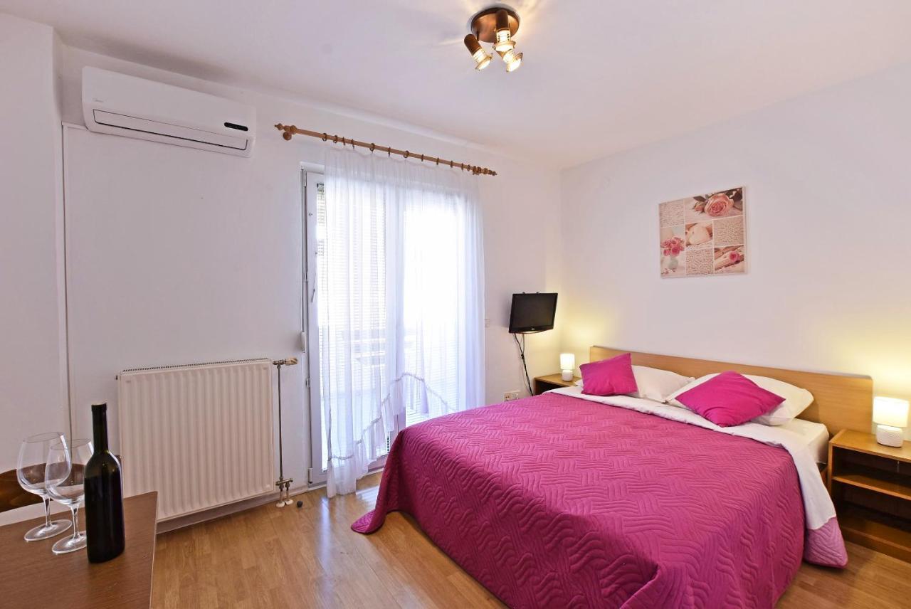 Apartments Vila Marinela Porec Exterior photo