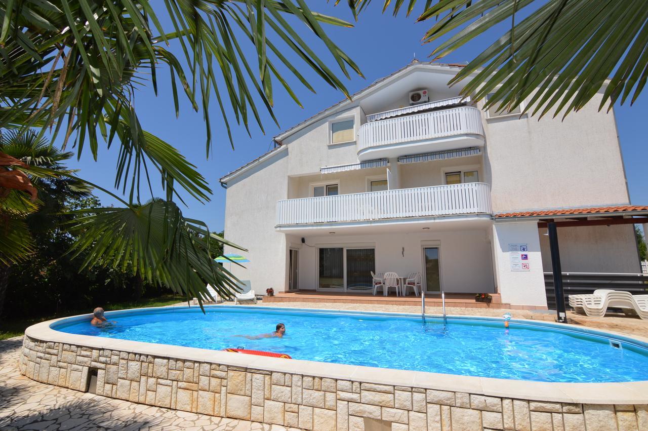 Apartments Vila Marinela Porec Exterior photo